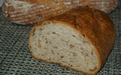 Chlieb viaczrnný cibuľovo-cesnakový