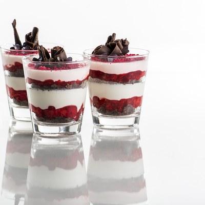 Jahodová Panna Cotta v pohároch