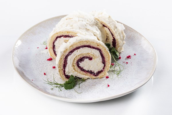 Kokosovo-višňová roláda